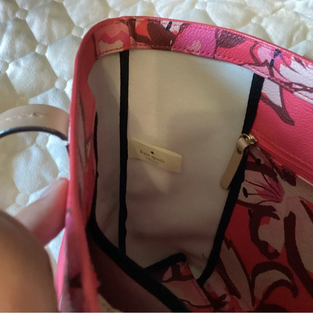 Kate Spade pink floral tote in Saffiano leather inside and out with silver spade - Picture 10 of 11